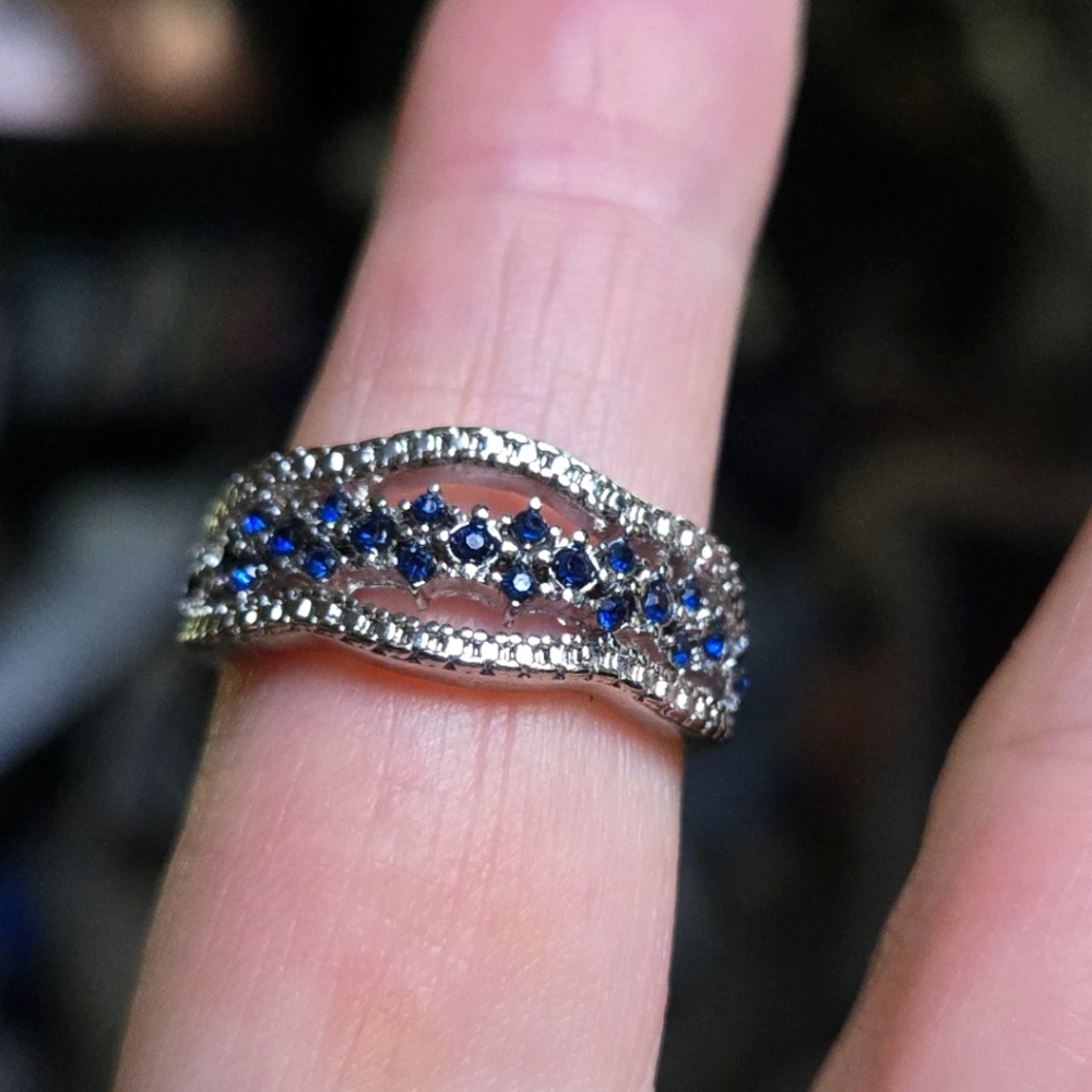 HOST PICK! Sapphire Natural & Sterling Wreath Ring Sz8.5 - Picture 1 of 6